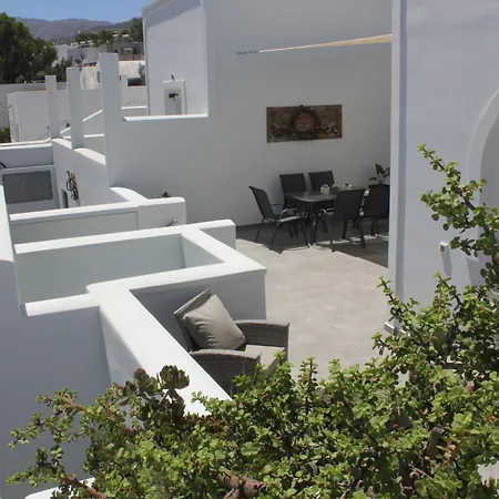 The Rock Luxury Homes Holiday home Messaria (Santorini)