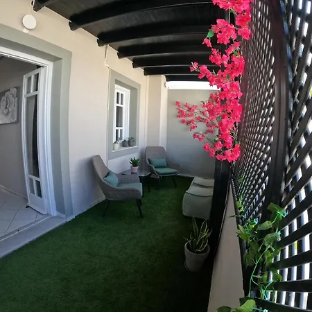 The Rock Luxury Homes Holiday home